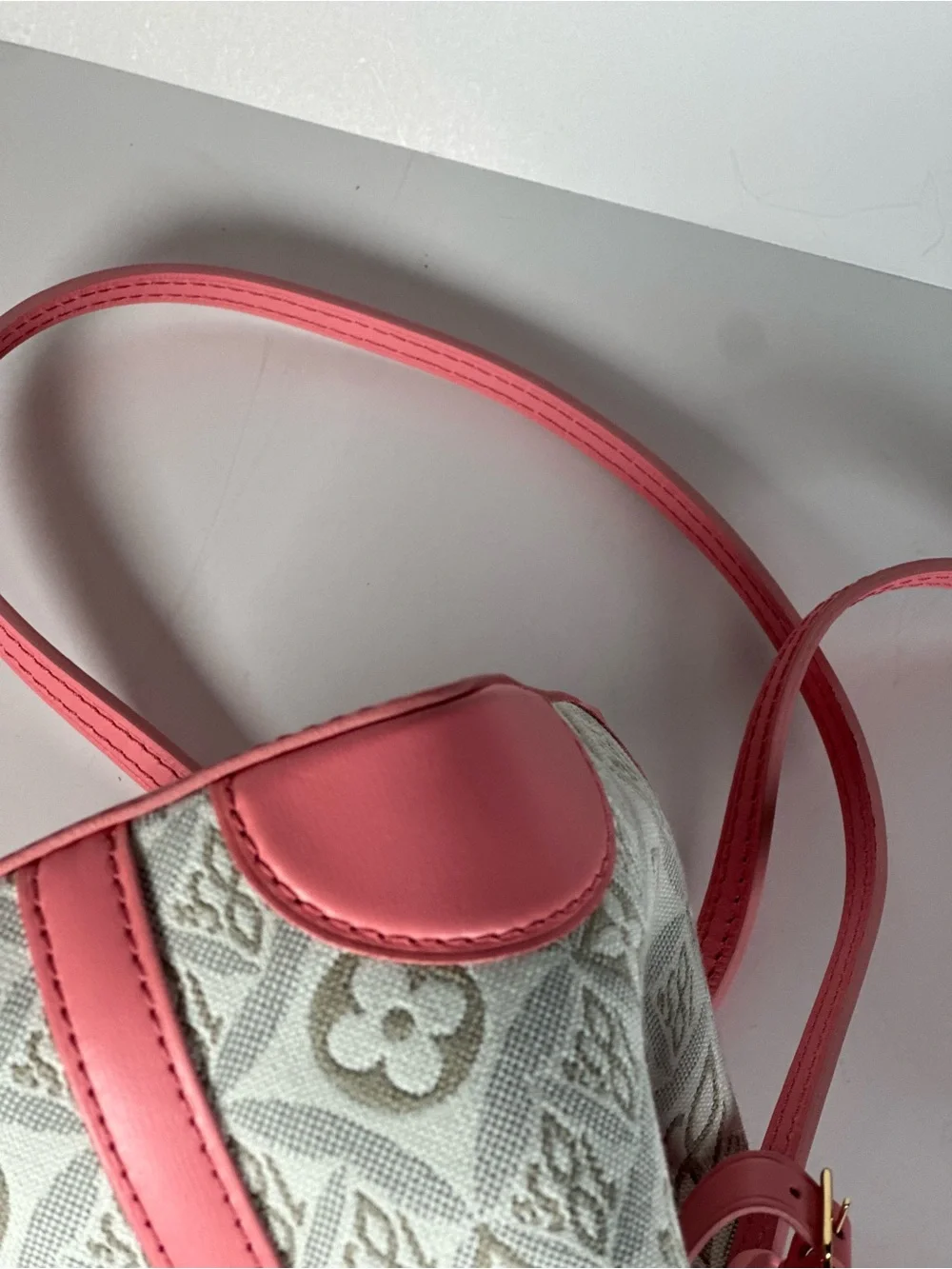 Authentic Louis Vuitton Pink and White Mini Noe Bucket Bag